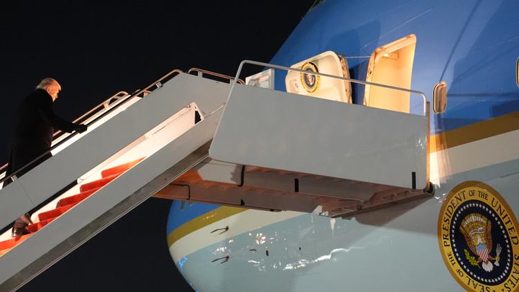 Air Force One returns to Washington area due to minor electrical issue, White House says