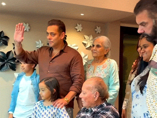 Eid 2026 Celebration; Salman greeted fans: Sonakshi Sinha, Sara Ali Khan and Hina Khan also celebrated the festival, see photos