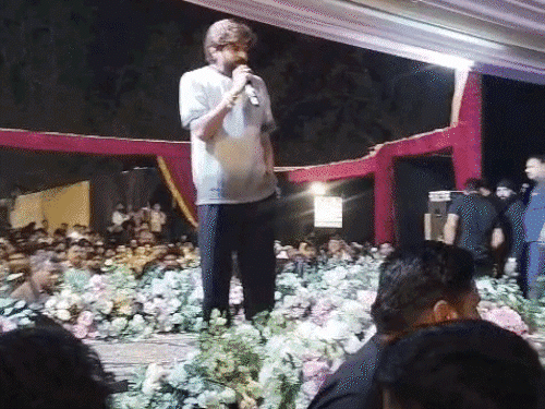 Haryanvi singer Masoom Sharma caught in new controversy: Sang banned song Chambal ke Daku-Khatola, commented on Punjabis; In Sirsa, the audience reached the stage uncontrollably – Sirsa News