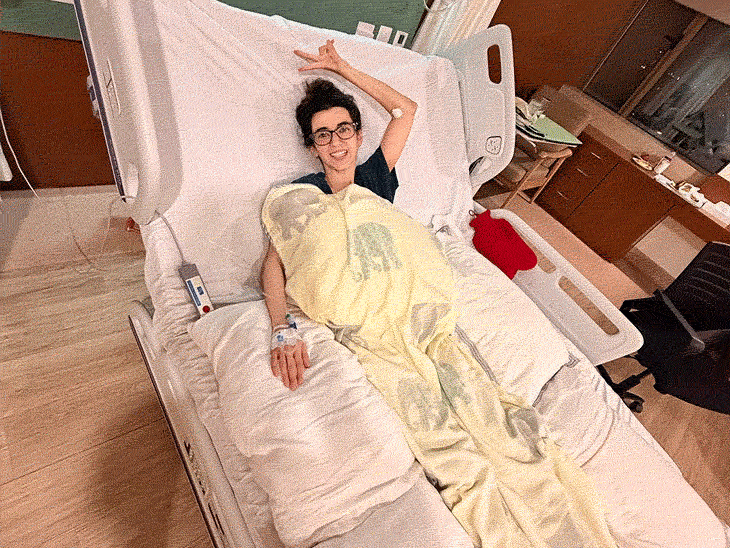 Hrithik’s girlfriend admitted to Saba Azad Hospital: condition worsened due to stomach infection, lost 4 kg weight in 14 days