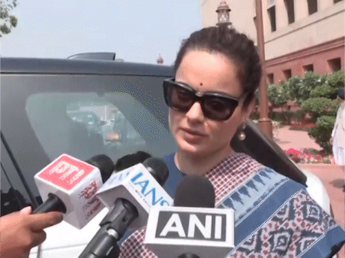 Kangana Ranaut got angry on the song ‘Sarke Chunar’: Controversial song filmed on Nora Fatehi-Sanjay Dutt was removed from YouTube after allegations of obscenity.