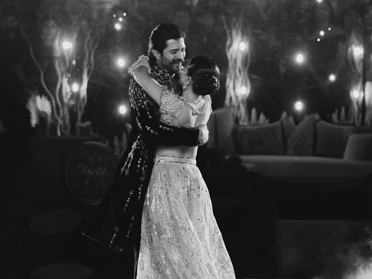 One month to Vijay-Rashmika’s wedding: Actor shared unseen photos; Reached the reception wearing a friend’s anklet around his neck.