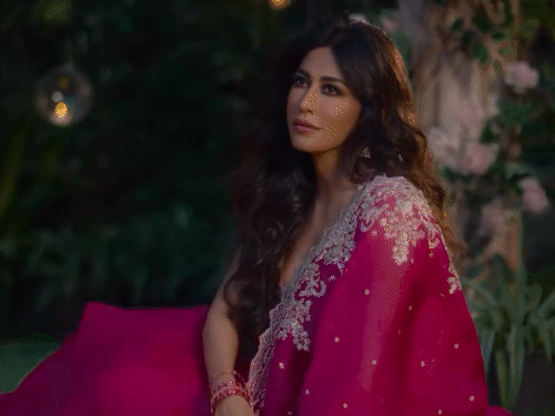 Teaser of new song ‘Chand Dekh Lena’ of ‘Mathrubhoomi’ released: Salman-Chitrangada’s touching chemistry, depth of army officer’s life and relationships seen.
