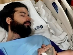 YouTuber Anurag Doval’s condition worsened again: He had trouble breathing while being taken to Dehradun, the manager said – he is still fighting for his life.