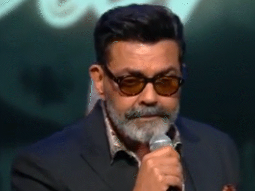 Lifetime Achievement Award to Dharmendra, Bobby became emotional: Said- Papa touched the hearts of all of you; It’s because of them that we get so much love