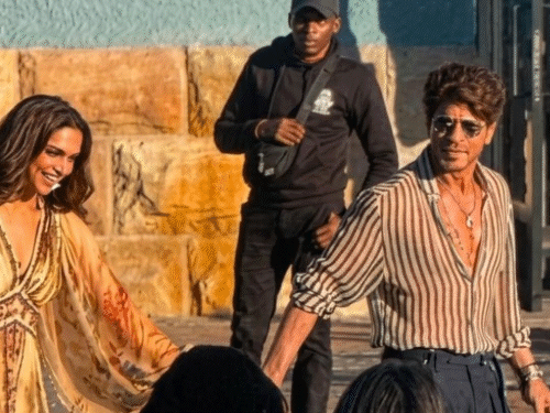 Deepika wore a dress worth ₹ 23,000 for the shooting of King: Seen holding Shahrukh’s hand in Cape Town; Shooting during second pregnancy