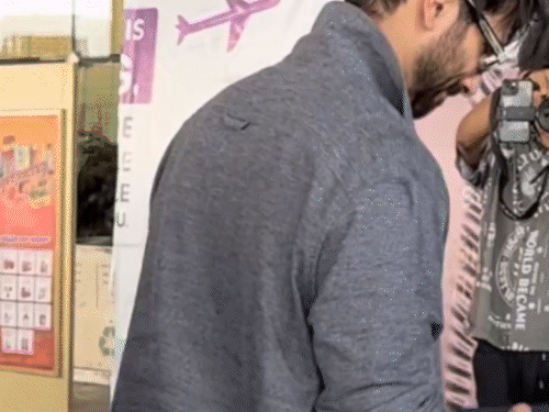Shahid Kapoor was standing in line at the airport: Elder asked to go ahead; The actor was surprised