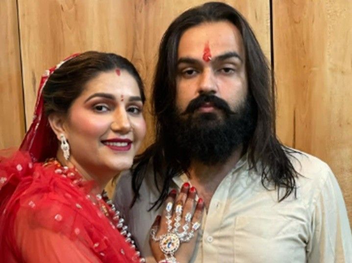Haryanvi dancer Sapna Choudhary left in-laws’ house after assault: Court bans husband Veer Sahu from meeting her; Had a love marriage in 2020 – Sonipat News