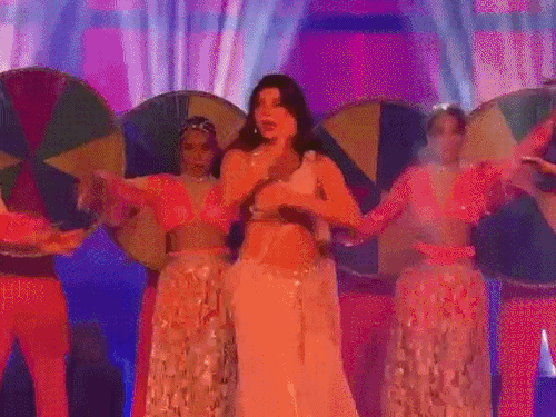 Fans danced with Bollywood actresses in Punjab: Jacqueline Fernandez reached Ludhiana; Performed on ‘Chittiyan Kalaiyaan’ and ‘Lal Pari’ – Ludhiana News