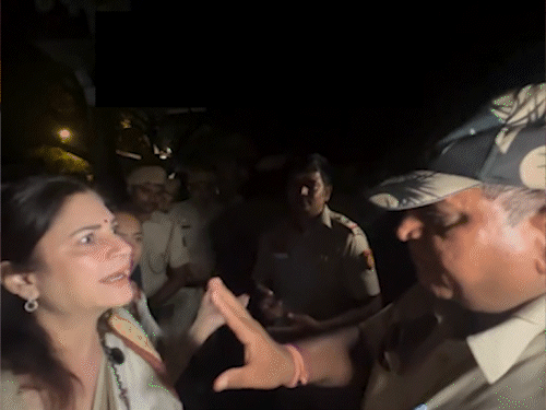 Kunika Sadanand got angry on the claim of death in CJP protest: Said- do not spread false news; The actress also had an argument with the police