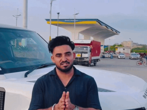 Punjabi singer said – New Defender got damaged due to E20 petrol: Stopped while moving on first service, company people said – Fuel pump got damaged – Ludhiana News