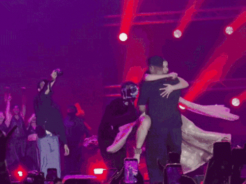 Singer Jasmine Sandlas’s backstage video with her fiance surfaced: She hugged Shekhar and cried, the team handled him; Was introduced to everyone in Gurugram live concert – Gurugram News