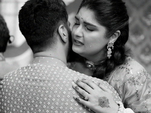Sister cried while hugging Arjun Kapoor: The actor smiled when Kalira fell on his head; See inside pictures of Anshula’s mehendi ceremony